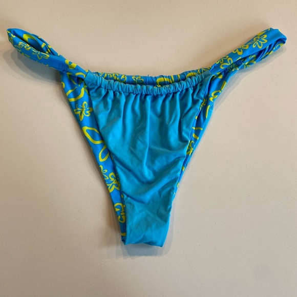 Cheeky bikini bottoms - Picture 3 of 3